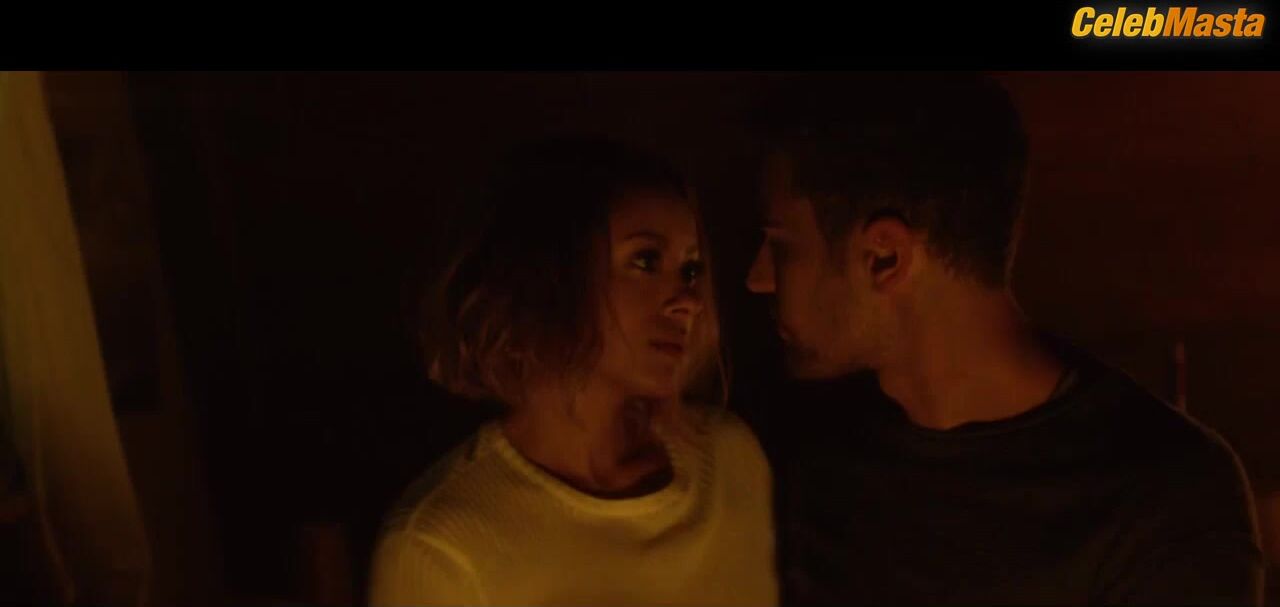 Kat Graham ’s Tits Scene From How It Ends - Photo 1 of 5 photo 2