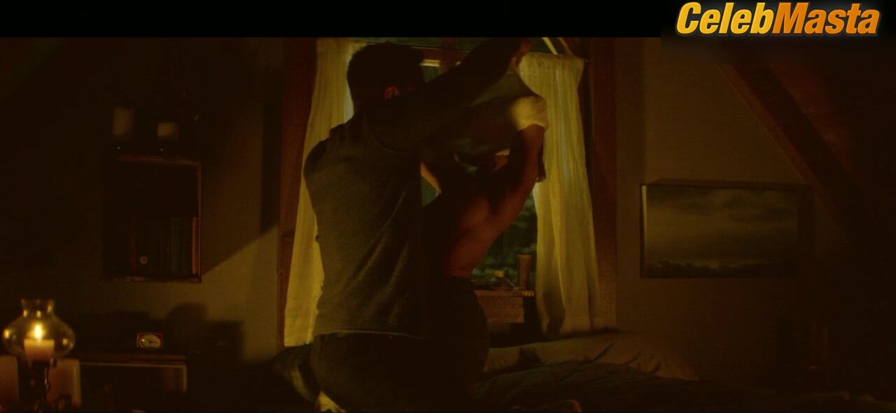Kat Graham Reveals Skin In Scene From How It Ends - Photo 1 of 5 photo 5