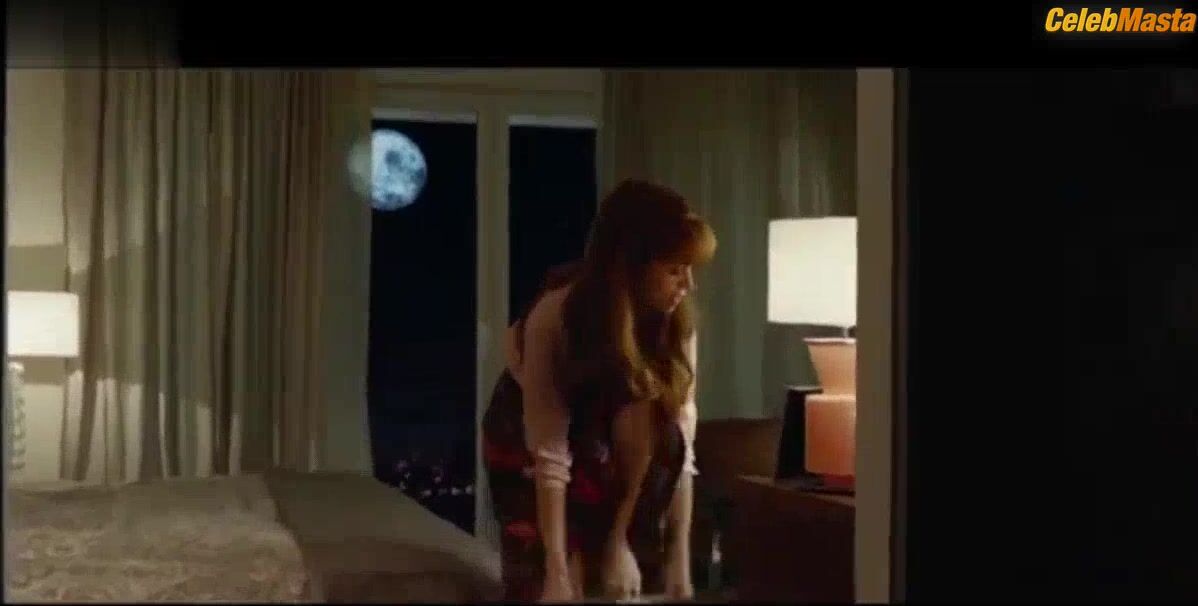 Juana Acosta ’s Sexy Scene From Perfectos - Photo 1 of 5 photo 4