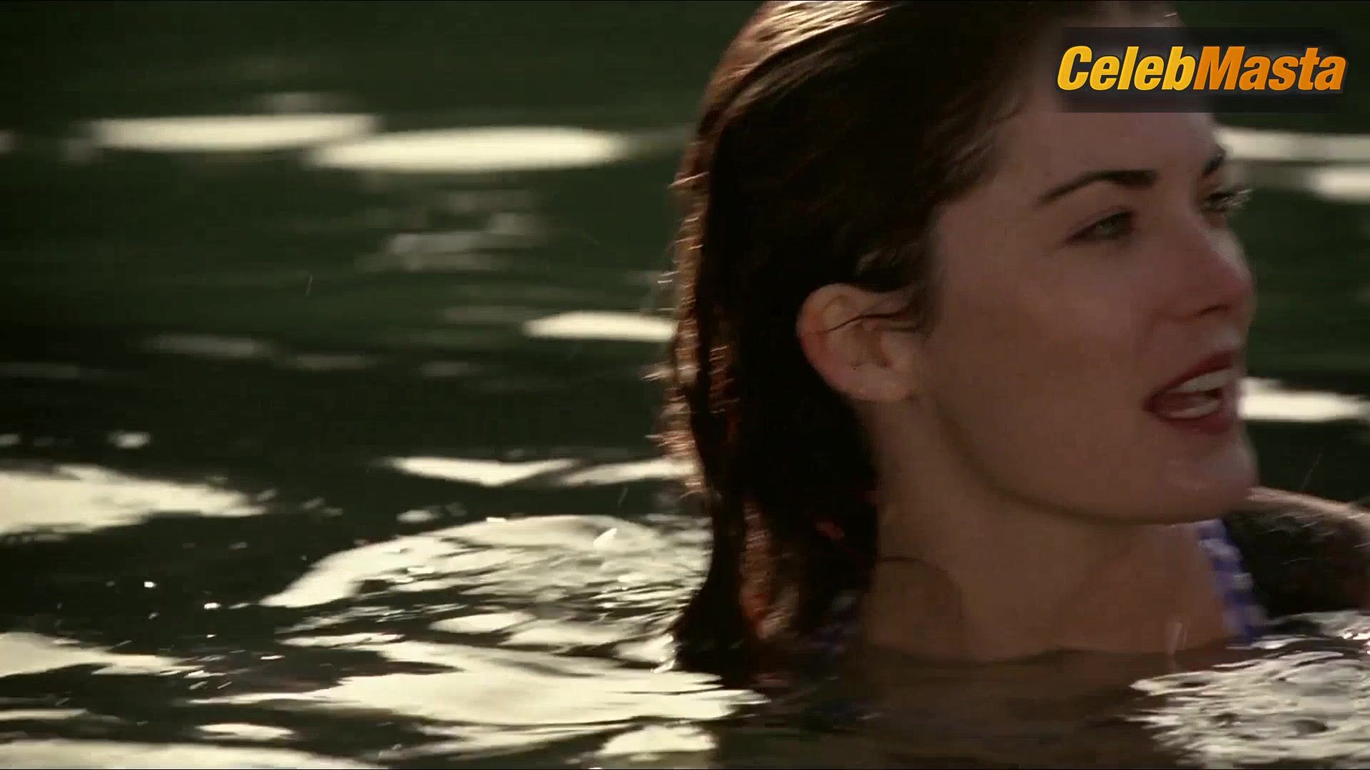 Lara Flynn Boyle Swimsuit Scene In The Temp - Photo 1 of 5 photo 4