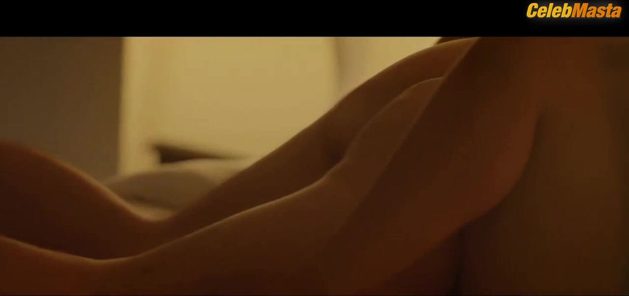 Angela Morena Shows Boobs In Swimsuit Scene In La Querida - Photo 2 of 5 photo 4