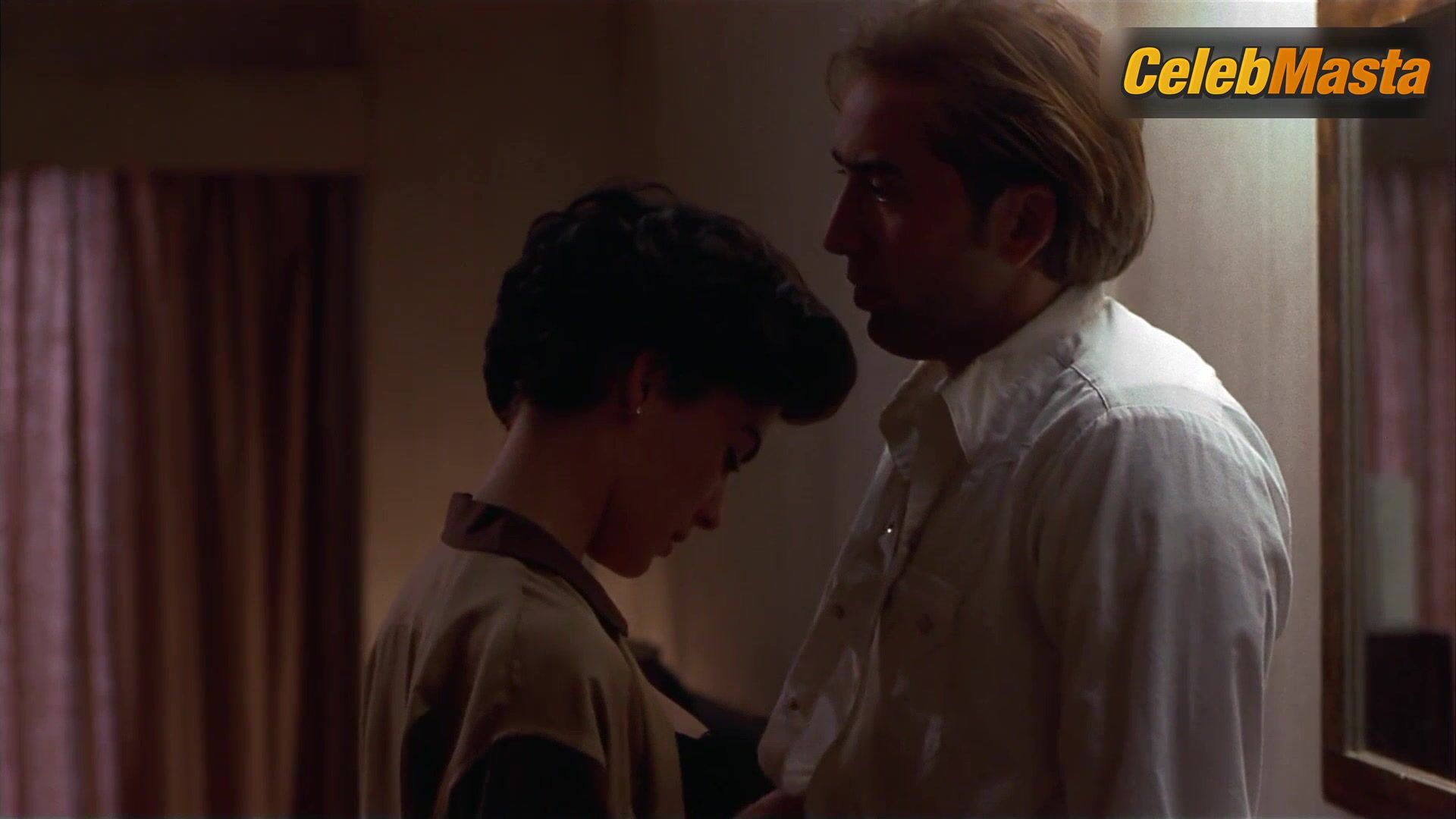 Lara Flynn Boyle ’s Tits, Underwear Scene From Red Rock - Photo 2 of 5
