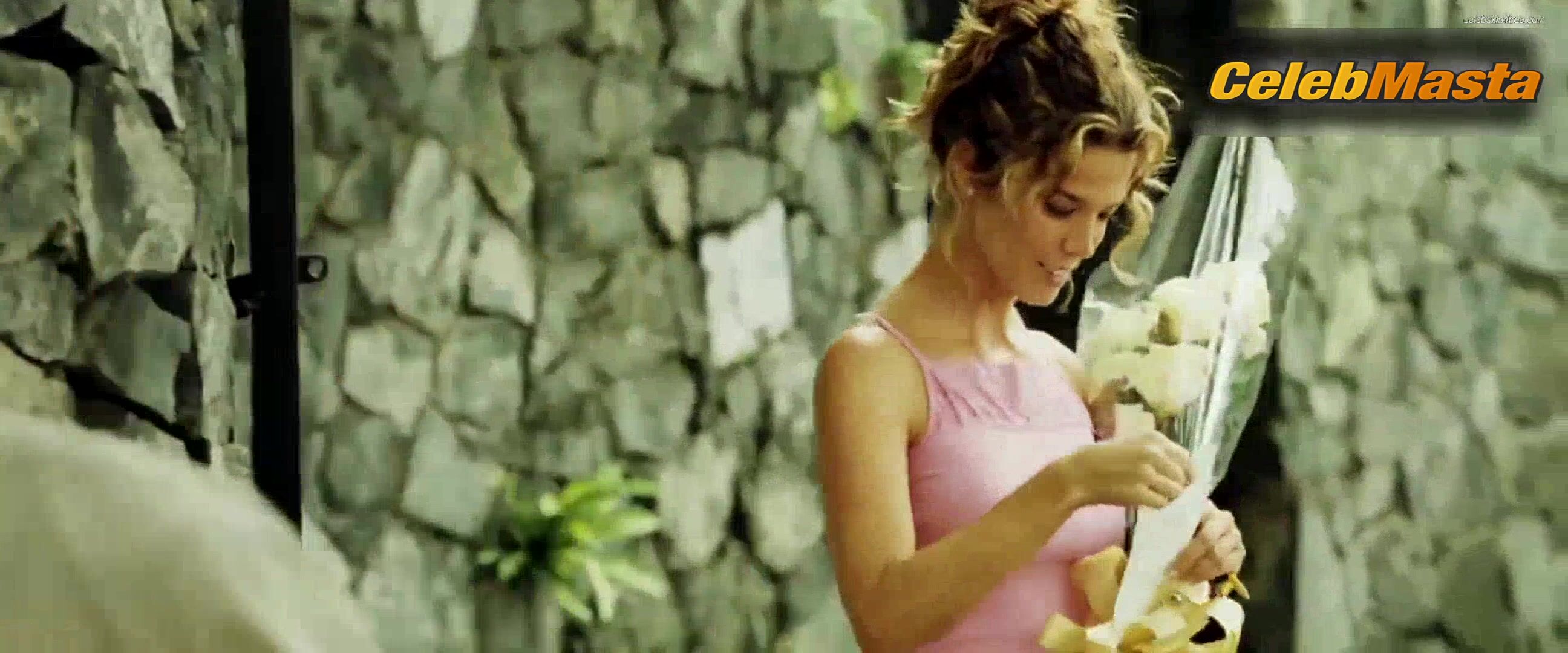 Juana Acosta Bares Boobs In A Scene From El Cartel De Los - Photo 4 of 5 photo 1