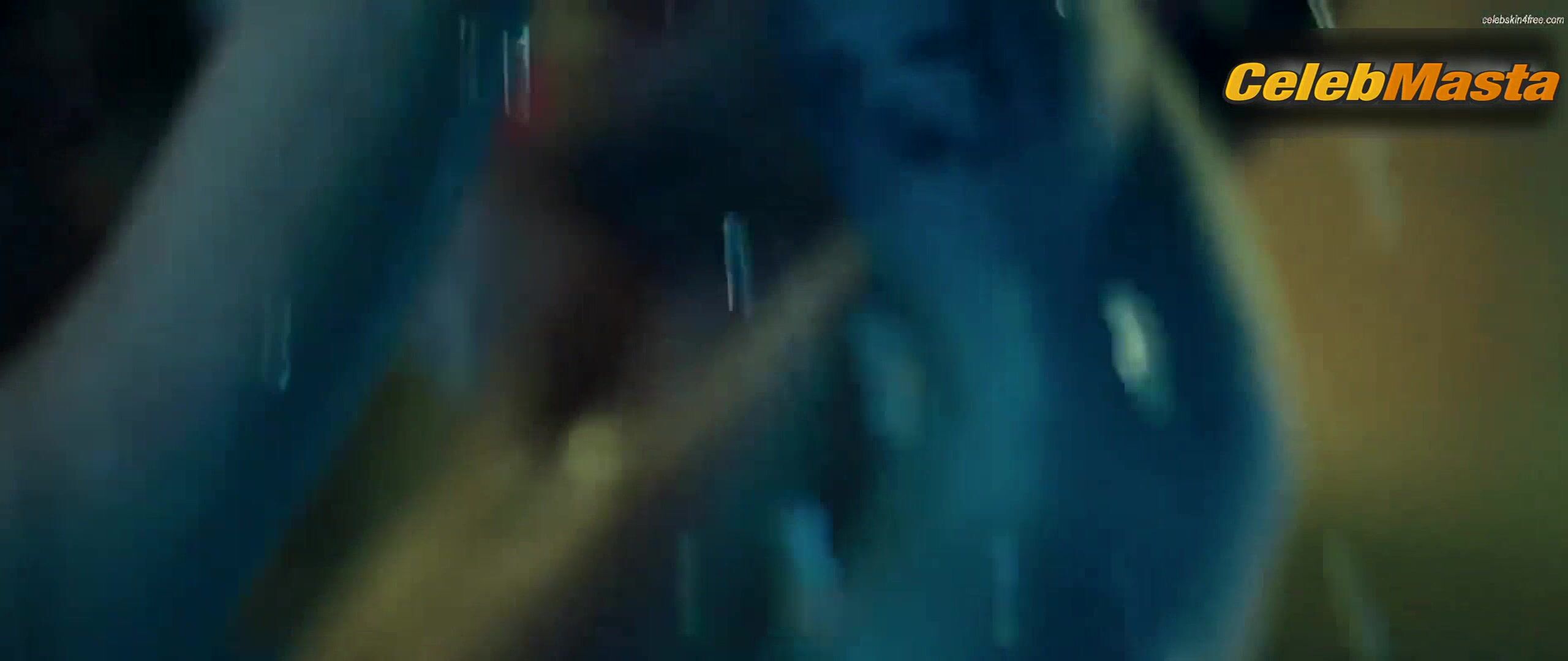 Juana Acosta Bares Boobs In A Scene From El Cartel De Los - Photo 4 of 5