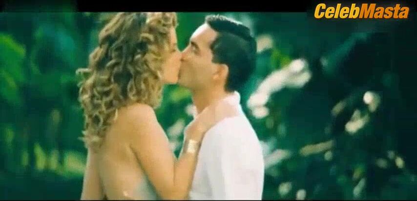 Juana Acosta Shows Tits In A Scene From El Cartel De Los - Photo 2 of 5 photo 1