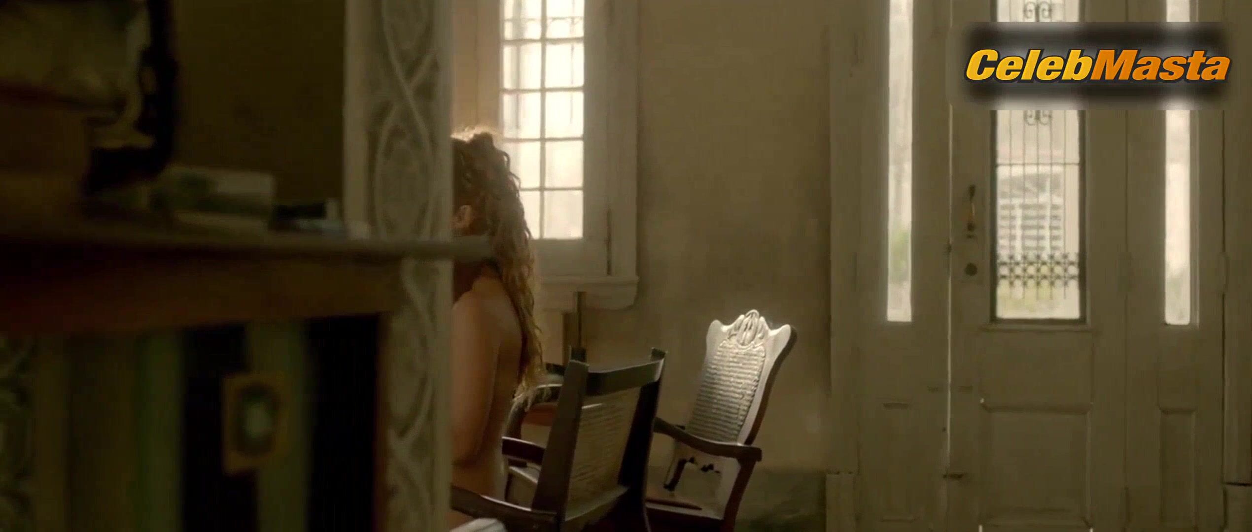 Juana Acosta ’s Tits Scene From Cuatro Estaciones - Photo 2 of 5 photo 1