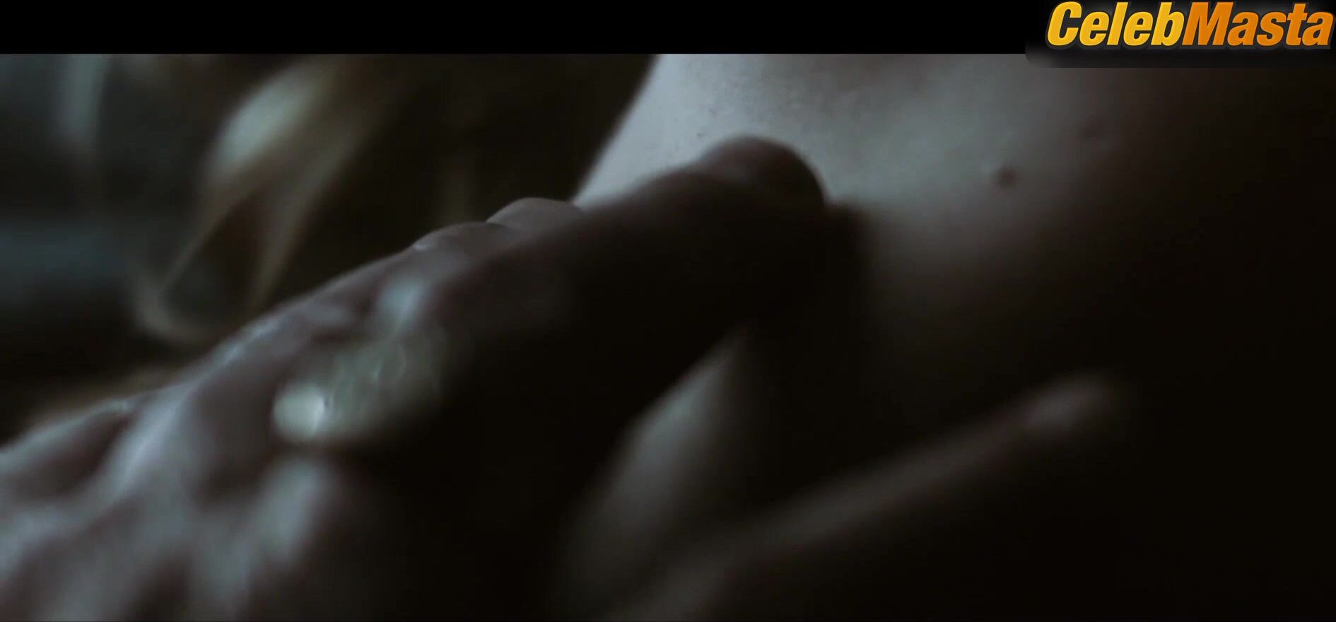 Svenja Jung Tits And Underwear Scene From Zerbrochen Ein - Photo 1 of 5