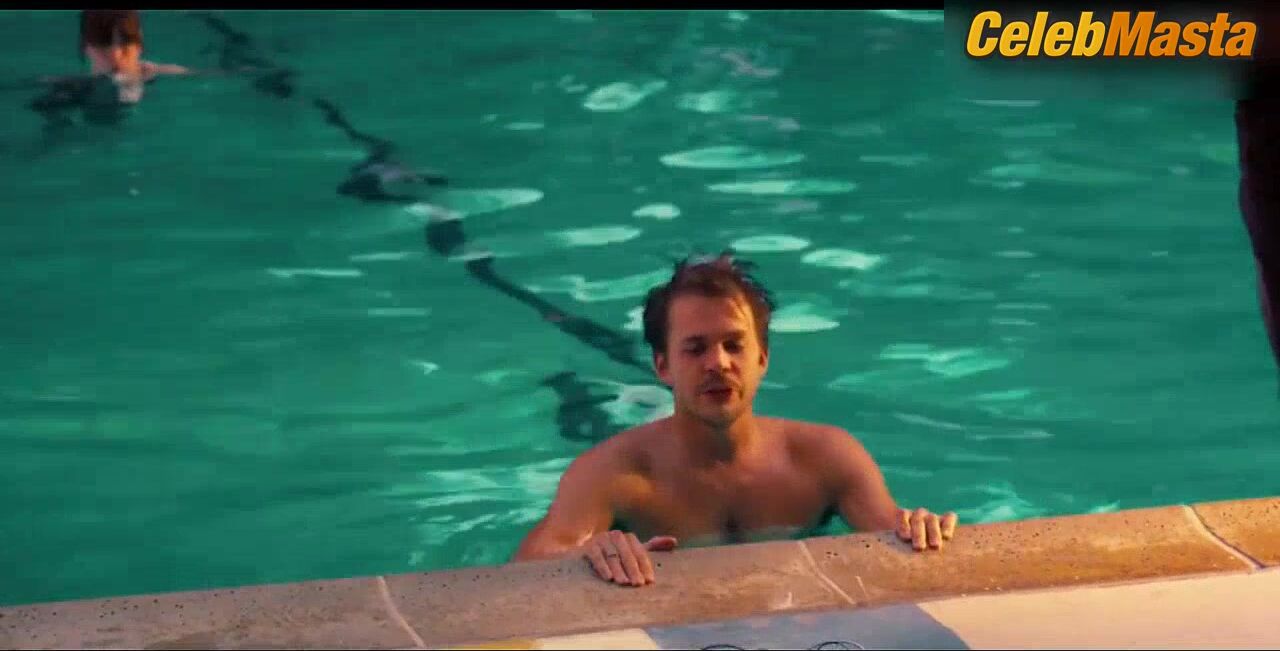 Britt Robertson Flaunts Bikini In Scene From Girlboss - Photo 1 of 5 photo 5