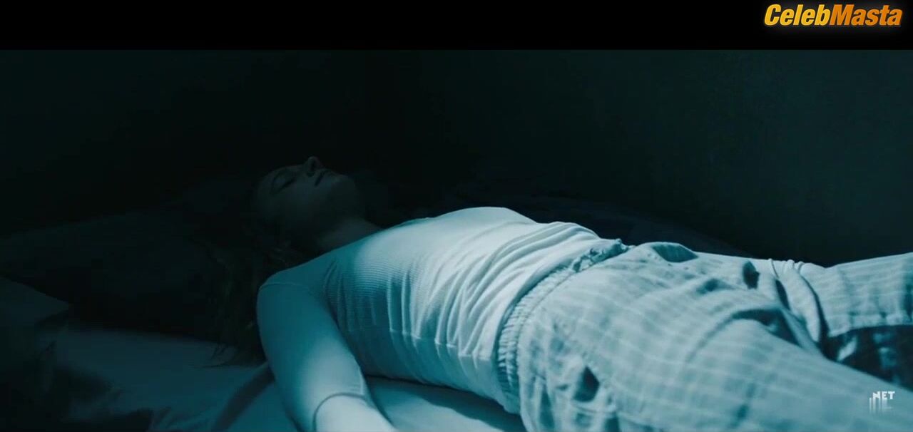 Svenja Jung ’s Sexy Scene From Fly - Photo 2 of 5 photo 1