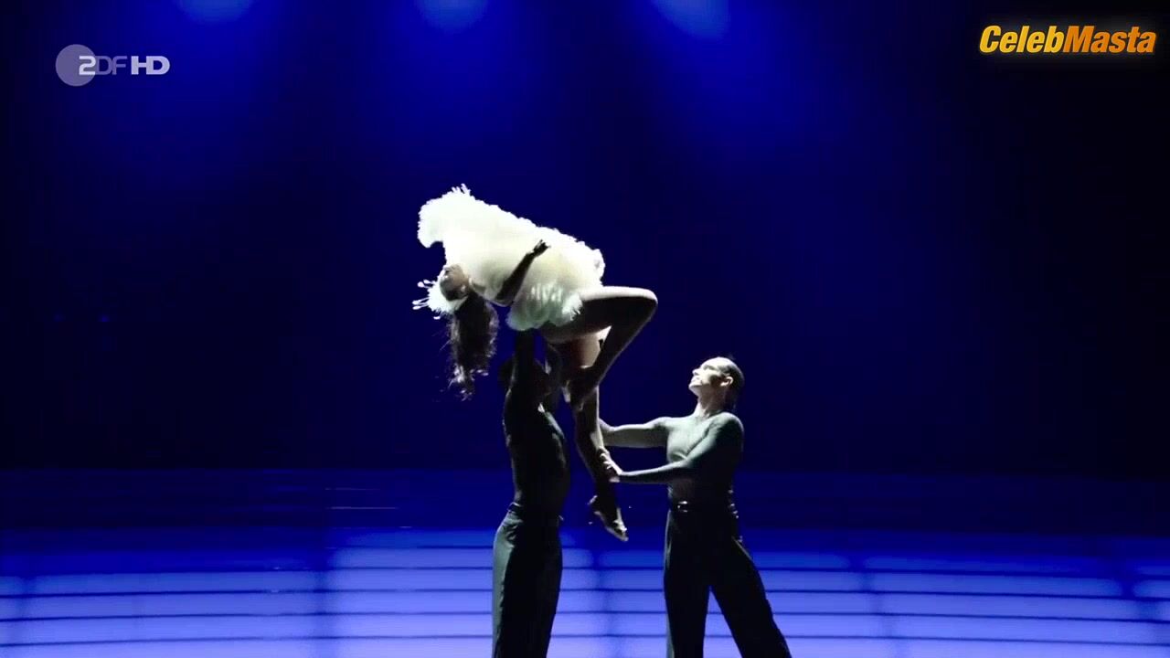 Luise Befort And Svenja Jung Tits Scene From The Palace - Photo 1 of 5 photo 5