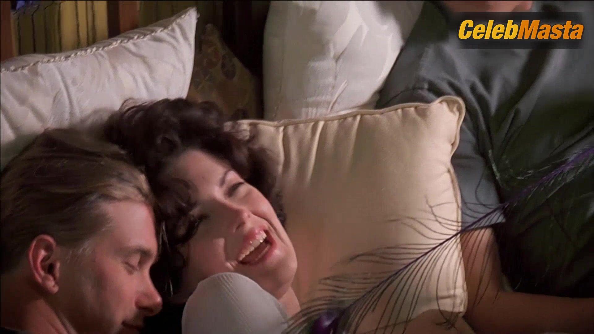 Lara Flynn Boyle ’s Tits Scene From Threesome - Photo 2 of 5 photo 1