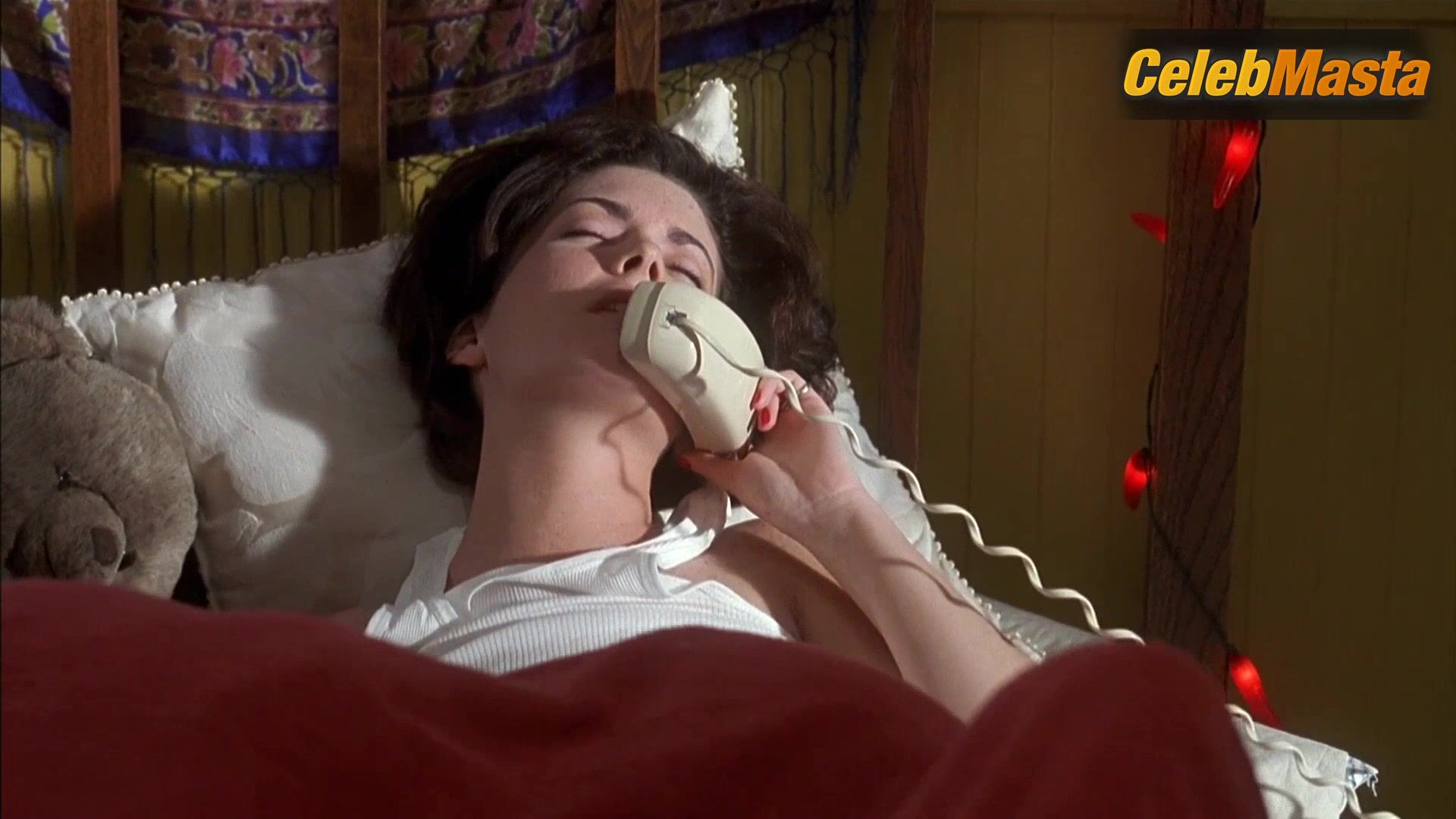 Lara Flynn Boyle ’s Tits Scene From Threesome - Photo 2 of 5 photo 5