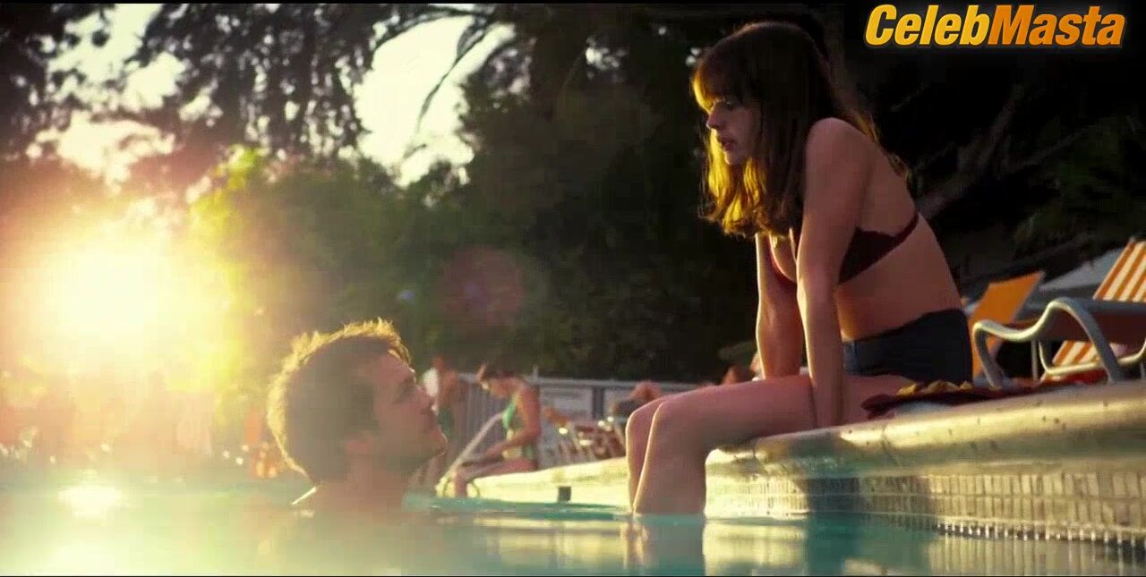 Britt Robertson Swimsuit Scene In Girlboss - Photo 1 of 5 photo 2