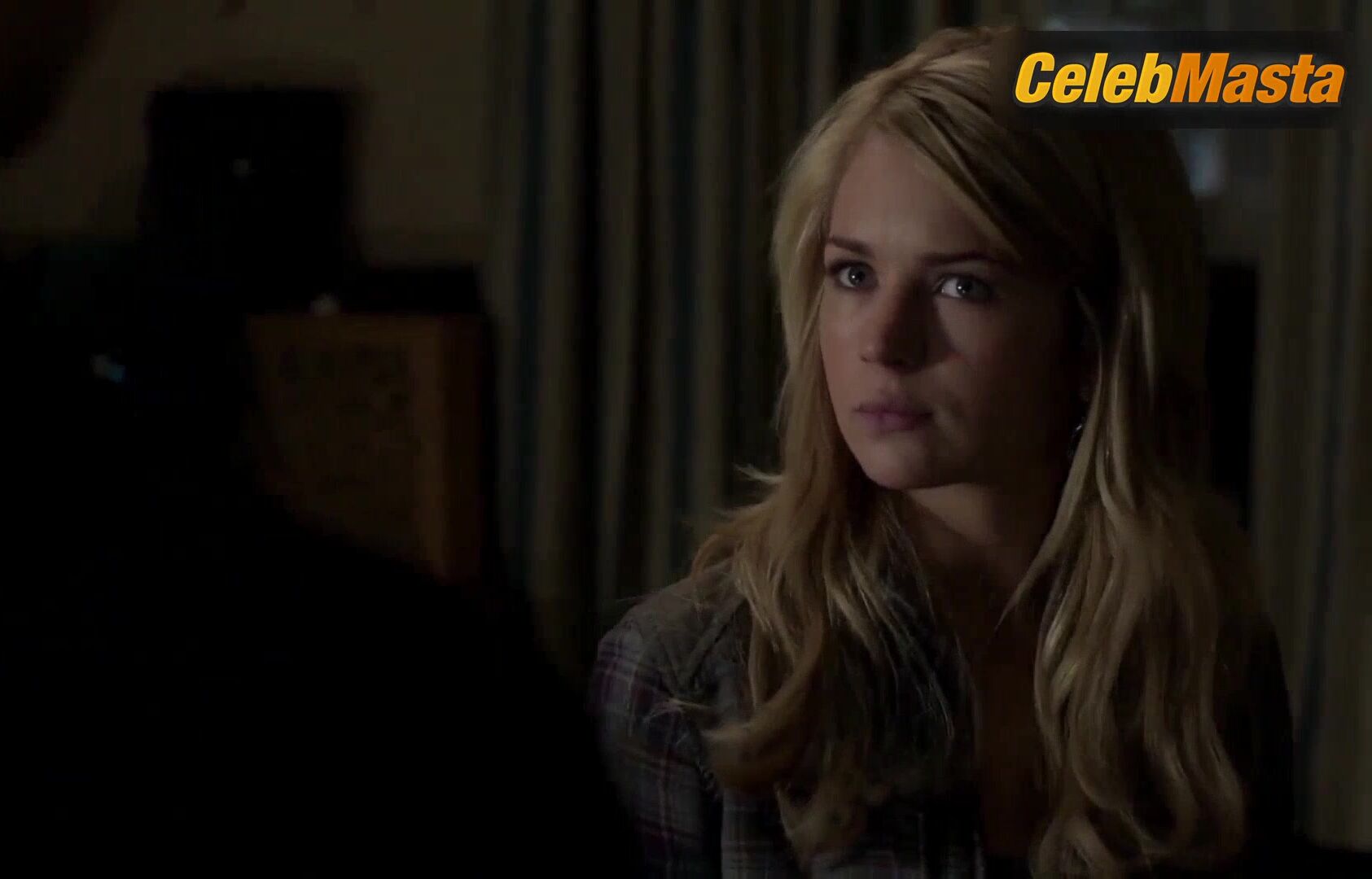 Britt Robertson Reveals Sexy Scene In The Secret Circle - Photo 2 of 5 photo 1