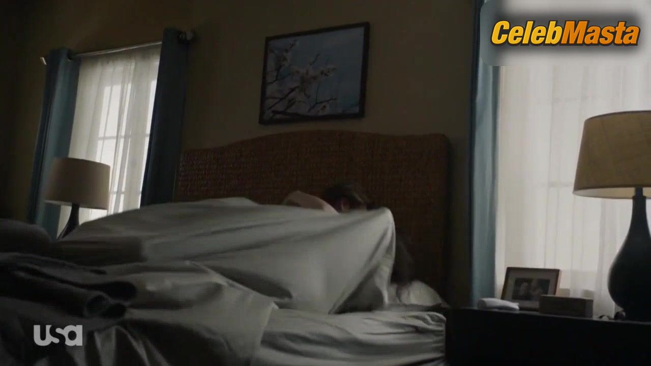 Sarah Wayne Callies Sexy Scene From Colony - Photo 2 of 5