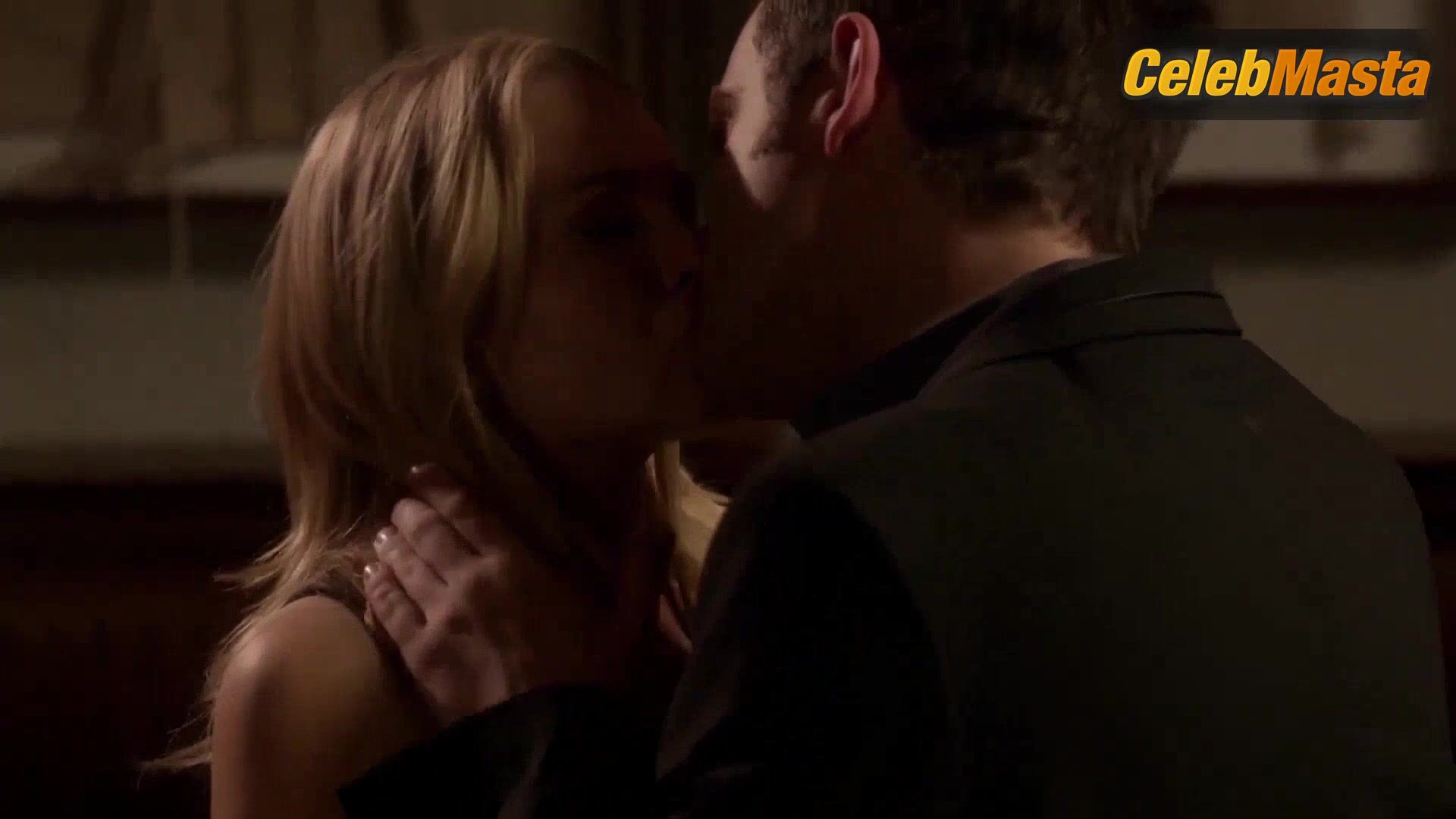 Britt Robertson ’s Sexy Scene In The Secret Circle - Photo 1 of 5 photo 2