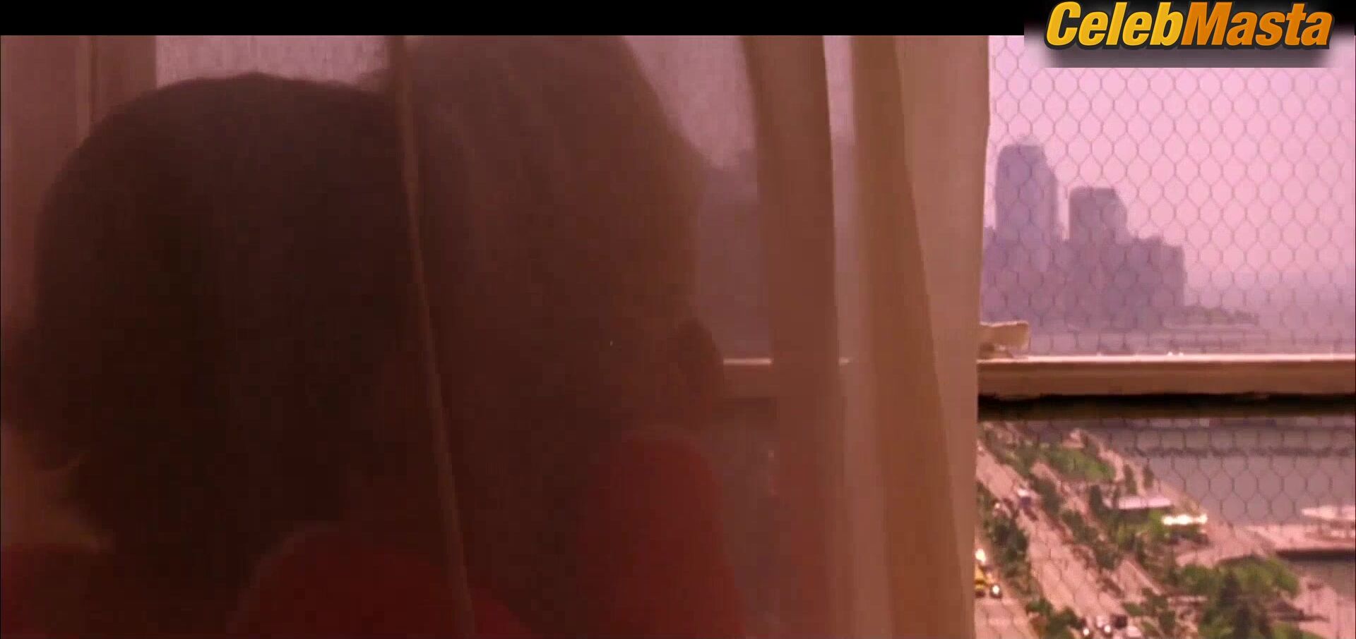 Joelle Carter And Neve Campbell’s Lesbian Scene From - Photo 2 of 5