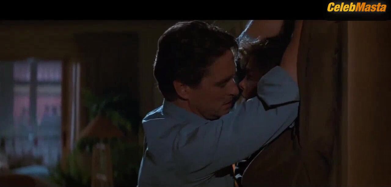 Jeanne Tripplehorn ’s Ass, Tits Scene In Basic Instinct - Photo 1 of 5