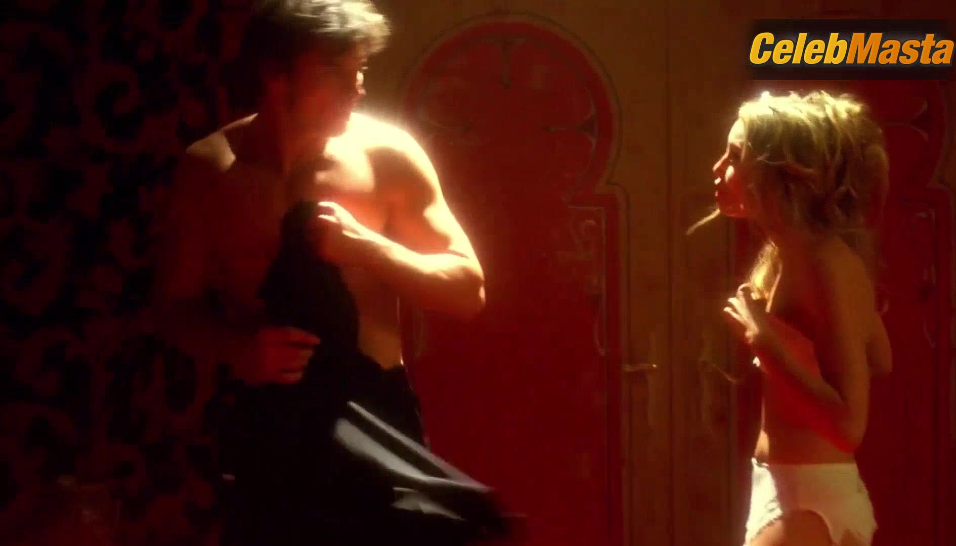 Sarah Carter Shows Underwear Scene In Smallville - Photo 2 of 5 photo 5