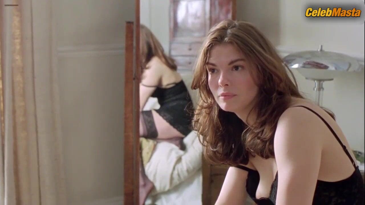 Jeanne Tripplehorn ’s Tits And Underwear Scene From - Photo 1 of 5 photo 5