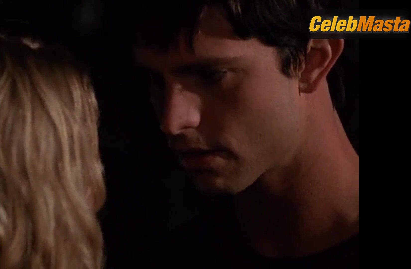 Emilie De Ravin ’s Sexy Scene From Roswell - Photo 2 of 5
