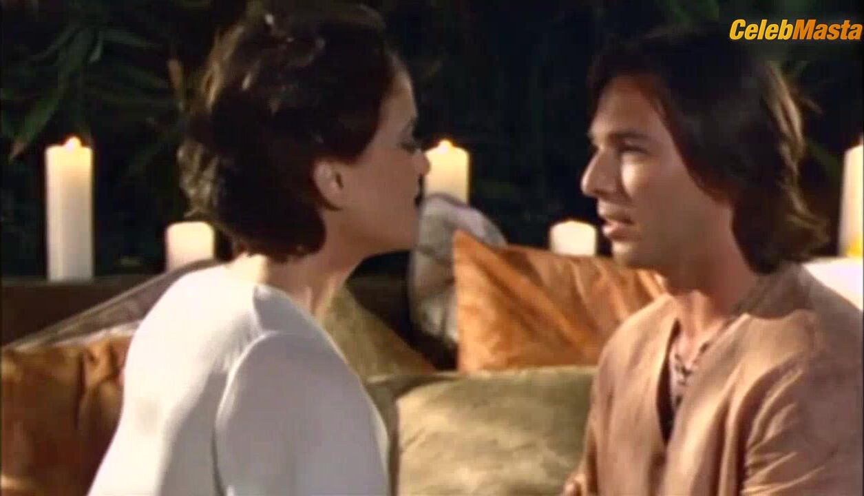 Mia Zottoli ’s Ass, Tits Scene From Emmanuelle The - Photo 2 of 5 photo 1