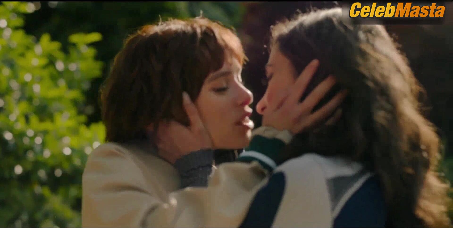 Alba Planas Maria De Nati And Lesbian Sex Scene In A Que - Photo 2 of 5 photo 5
