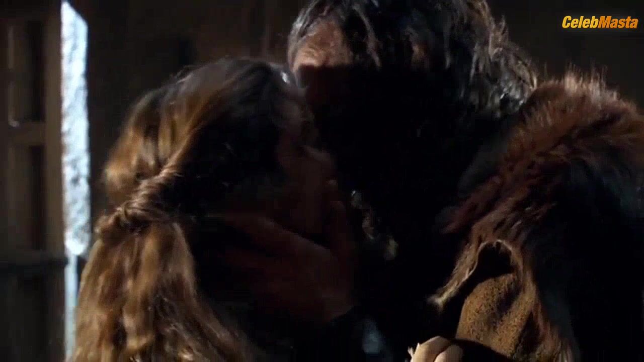 Juana Acosta ’s Tits Scene In Hispania, La Leyenda - Photo 1 of 5 photo 2