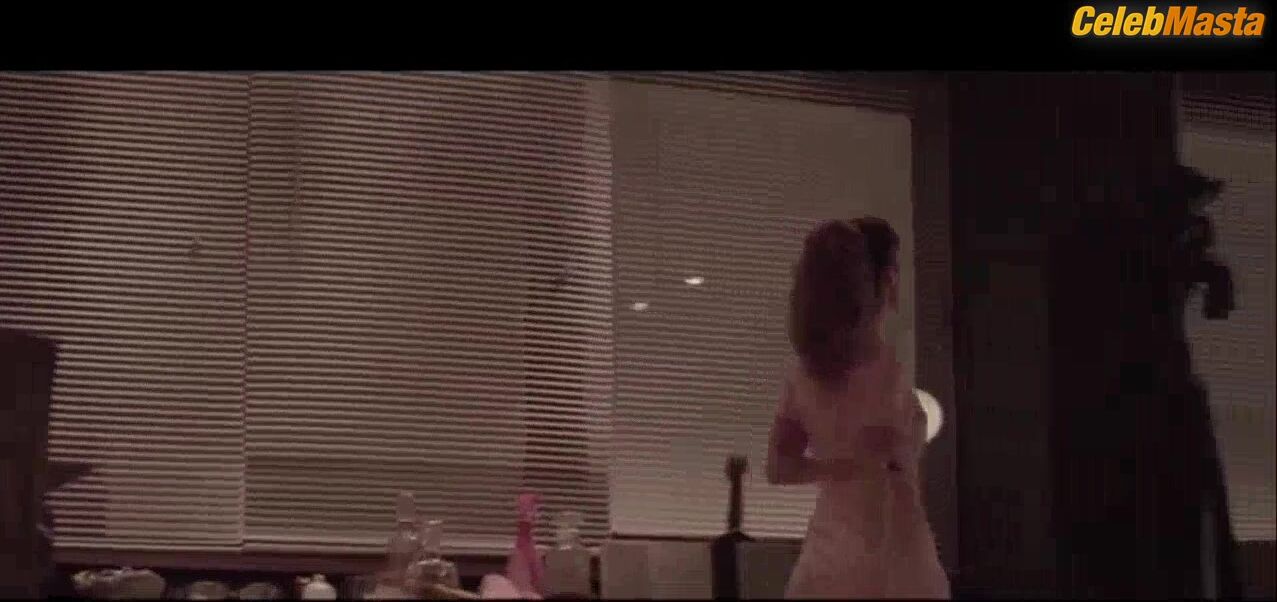 Juana Acosta ’s Booty Scene From Jefe - Photo 1 of 5 photo 2