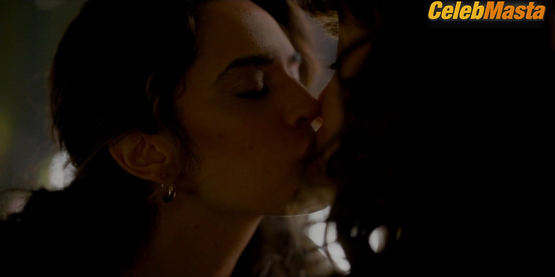 Jennifer Beals And Sepideh Moafi Lesbian Scene From The L - Photo 1 of 5 photo 4