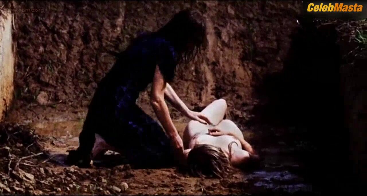 Melanie Laurent ’s Tits, Bush Scene From L’ - Photo 2 of 5
