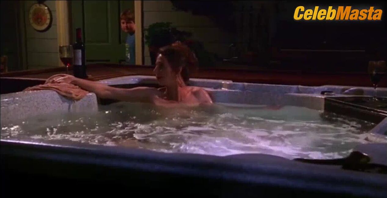 Marin Hinkle Shows Sexy Scene In Two And A Half Men - Photo 4 of 5