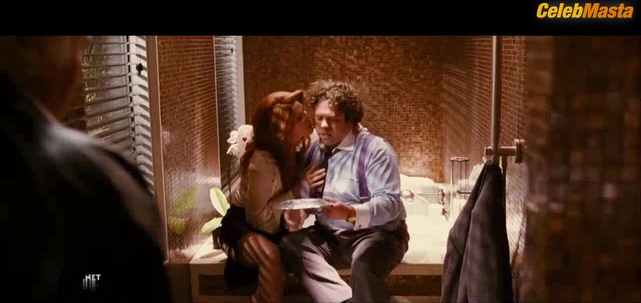 Angie Everhart ’s Tits Scene In Take Me Home Tonight - Photo 1 of 5 photo 2
