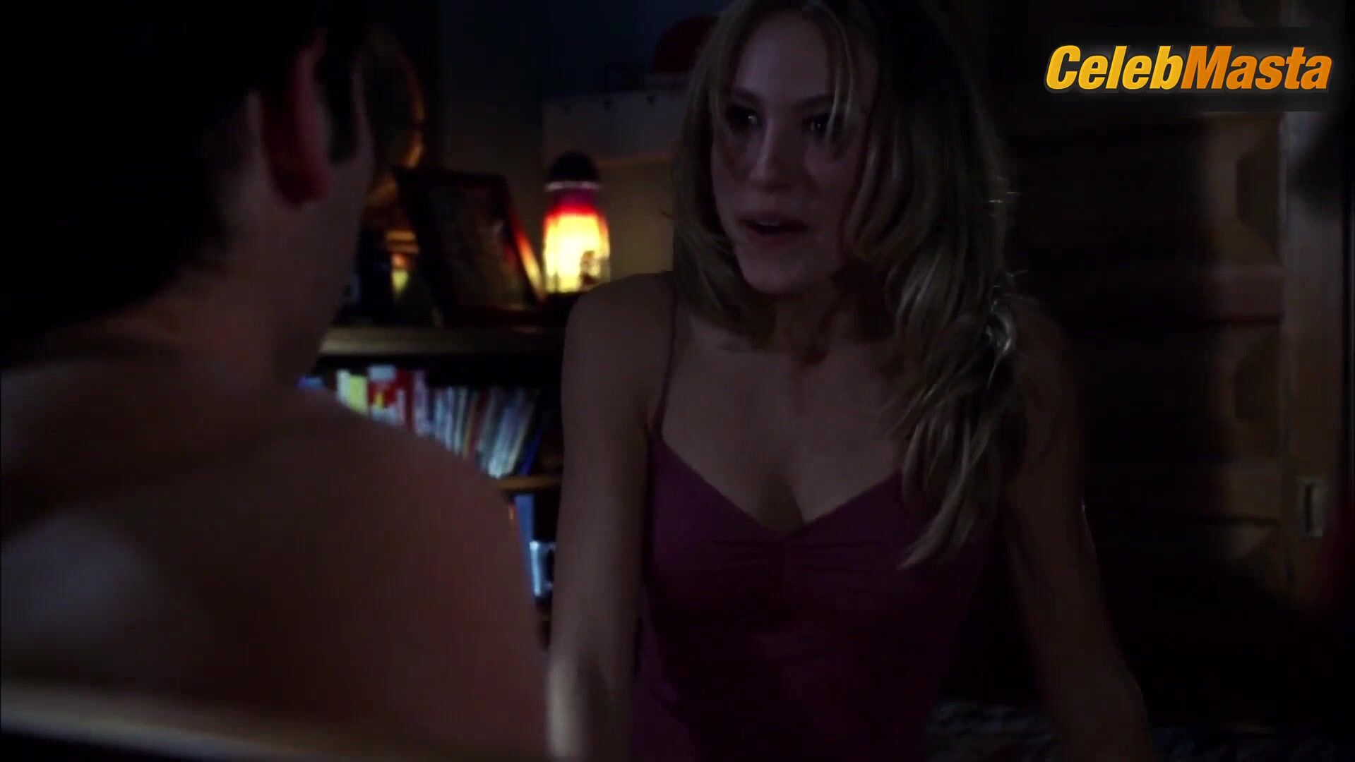 Sarah Carter ’s Underwear Scene In Smallville - Photo 4 of 5 photo 2