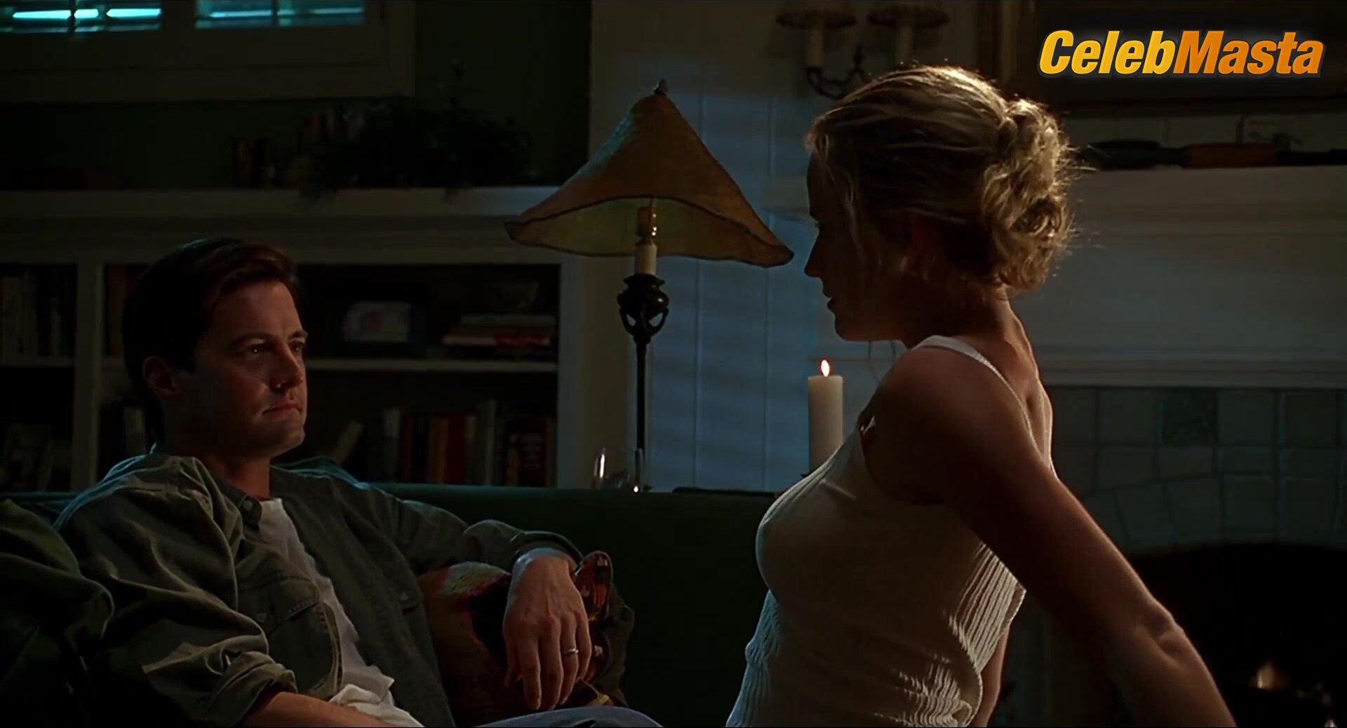 Elisabeth Shue Reveals Body Scene In The Trigger Effect - Photo 2 of 5 photo 1