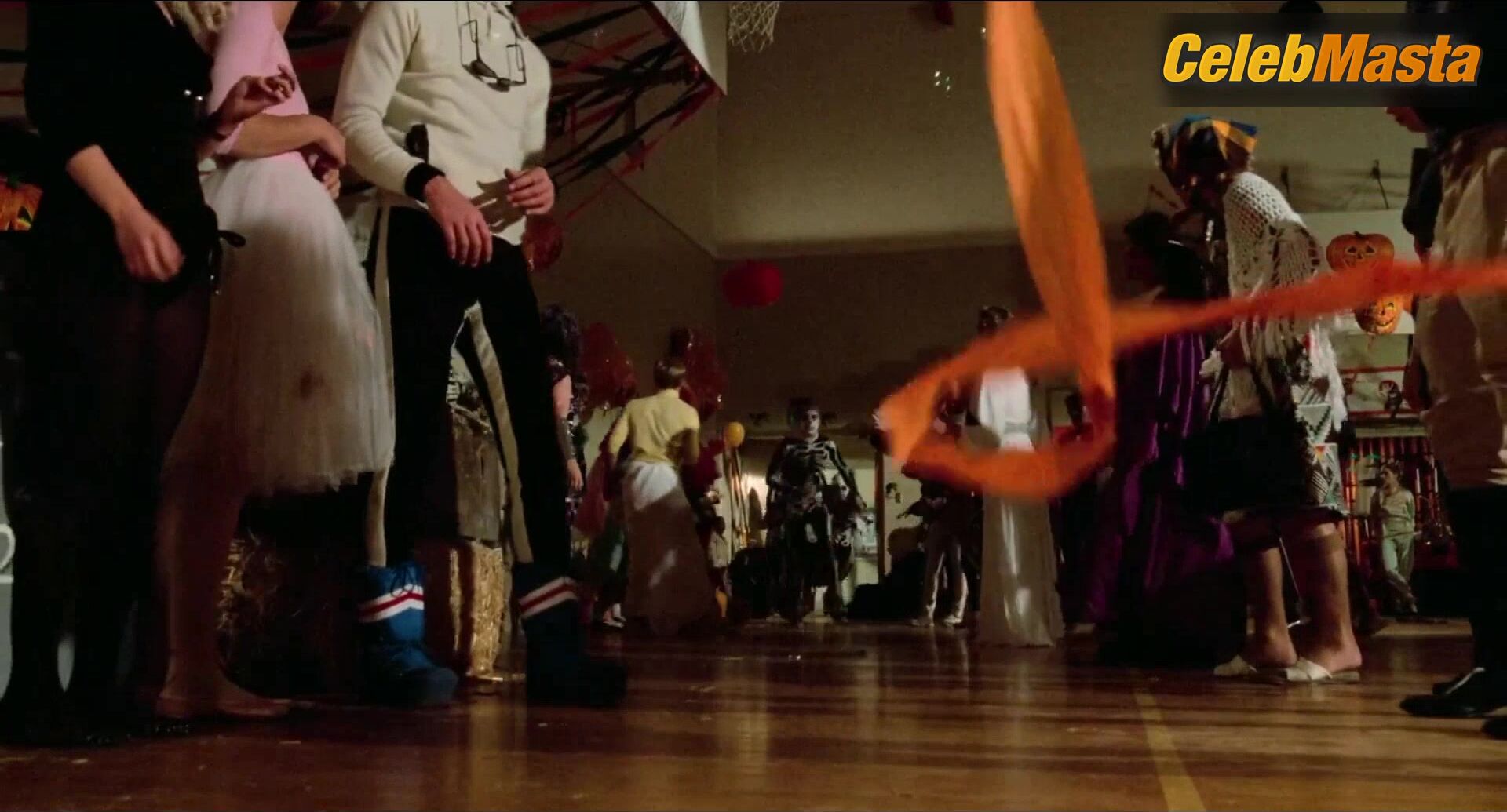 Elisabeth Shue ’s Sexy Scene From The Karate Kid - Photo 1 of 5 photo 5