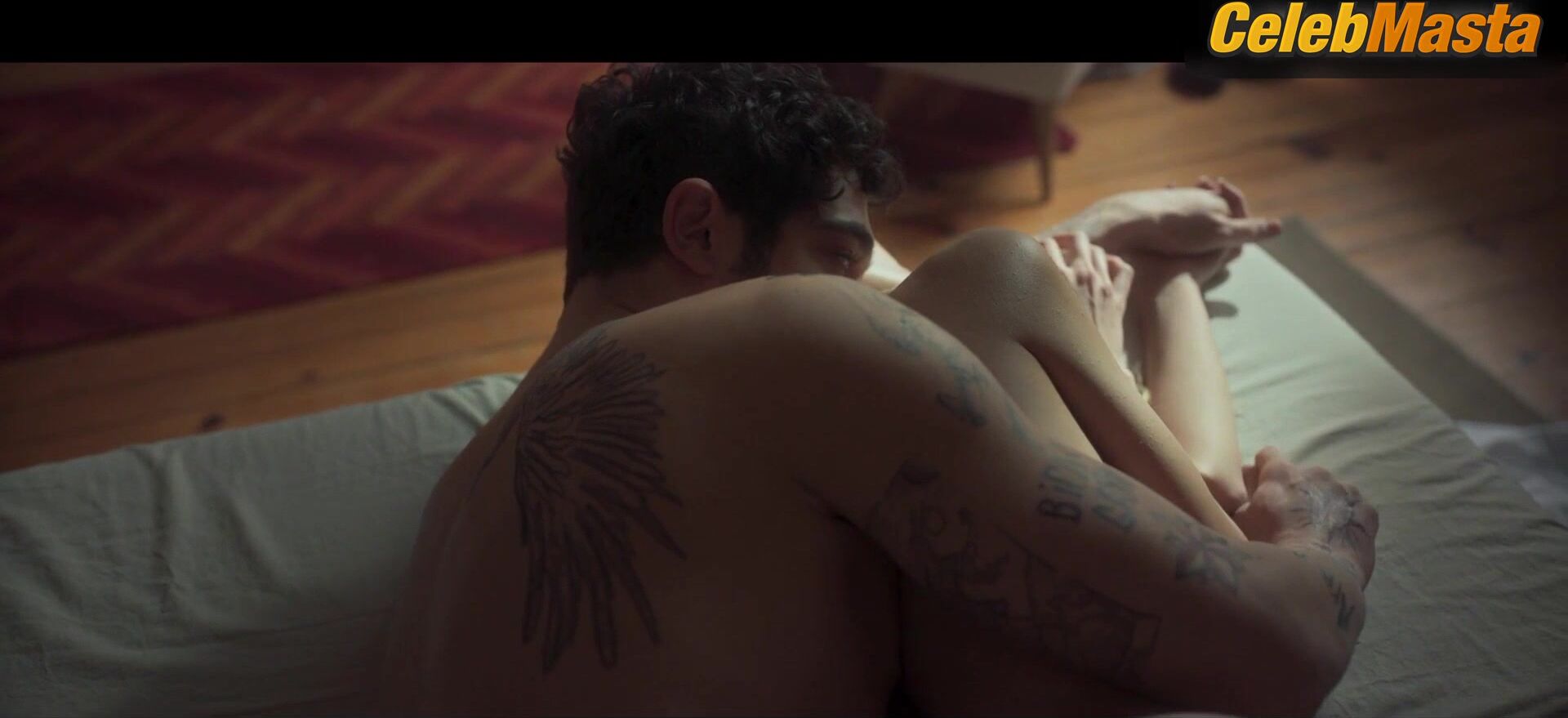 Dilan Cicek Deniz Sexy Scene From Dont Leave - Photo 2 of 5