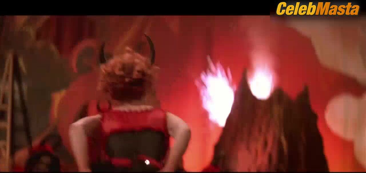 Elisabeth Shue ’s Ass Scene From Cousin Bette - Photo 1 of 5 photo 4