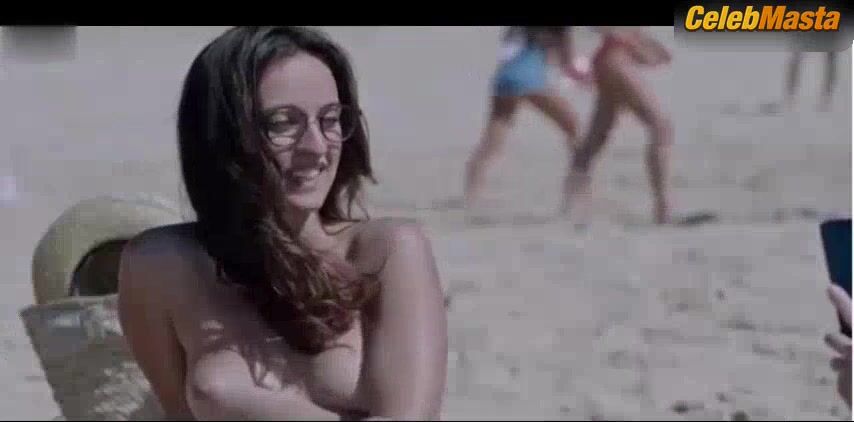 Maria De Nati ’s Sexy Scene From Todo Por El Juego - Photo 1 of 5 photo 5