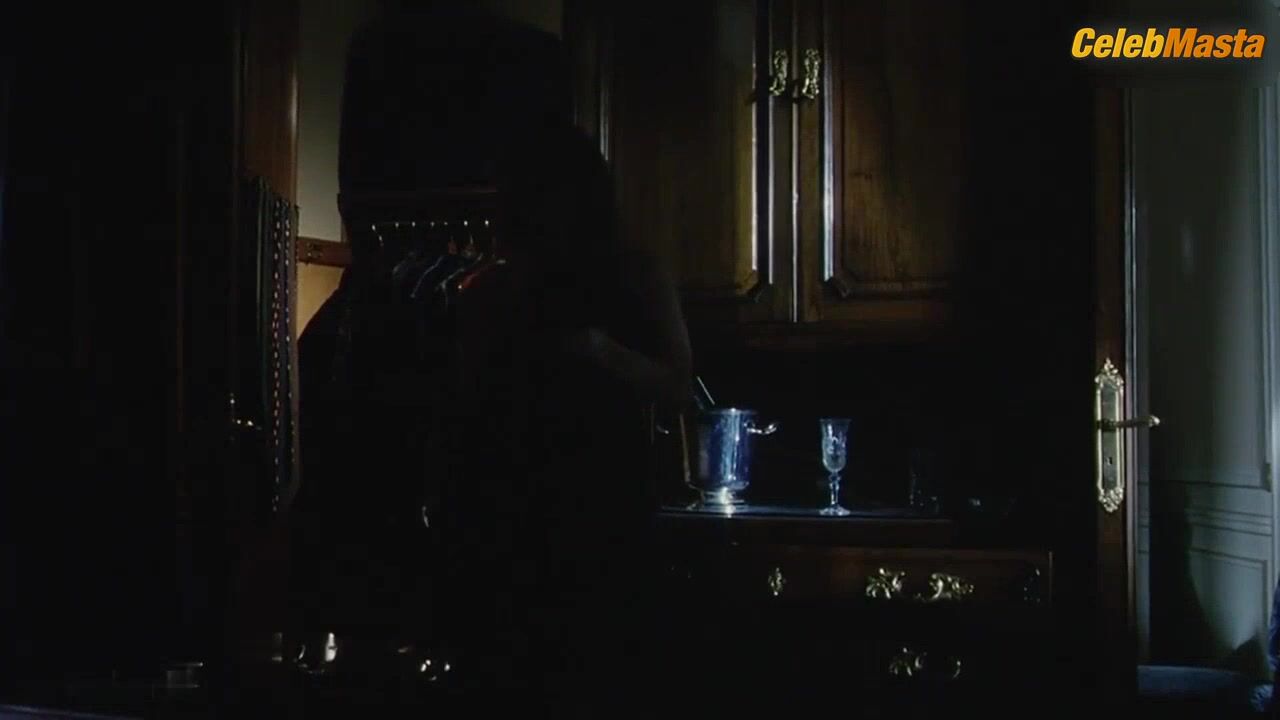 Angie Everhart Ass, Tits Scene From Another 9 1/2 Weeks - Photo 3 of 5 photo 2