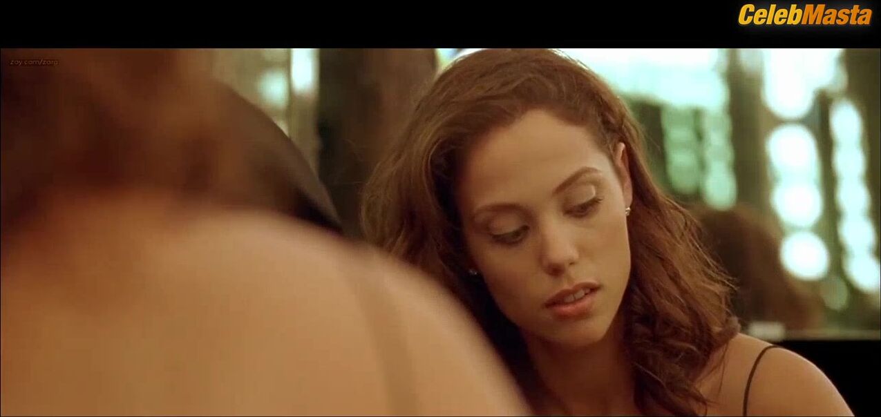 Elizabeth Berkley Booty, Tits Scene From Any Given Sunday - Photo 2 of 5 photo 4