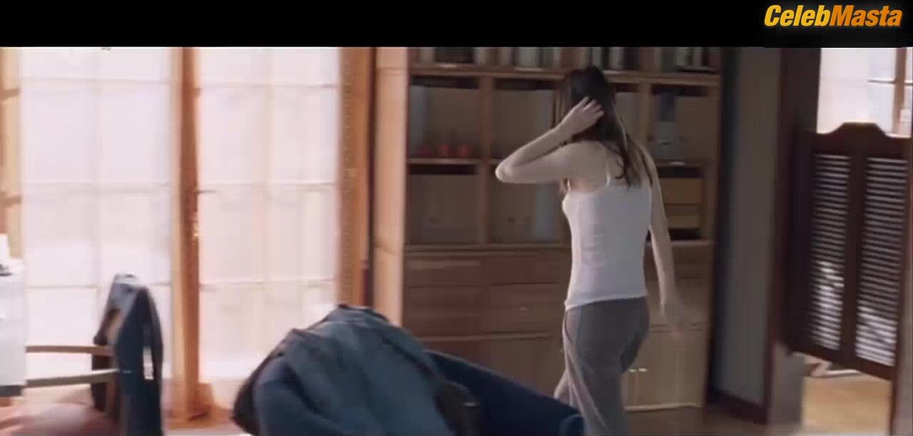 Melanie Laurent Boobs, Underwear Scene In La Chambre Des - Photo 1 of 5 photo 2