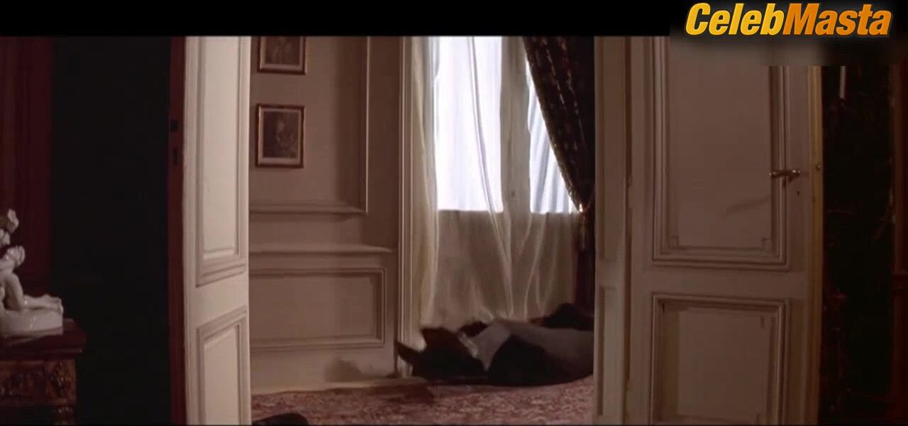 Elisabeth Shue ’s Boobs Scene In Cousin Bette - Photo 1 of 5 photo 2