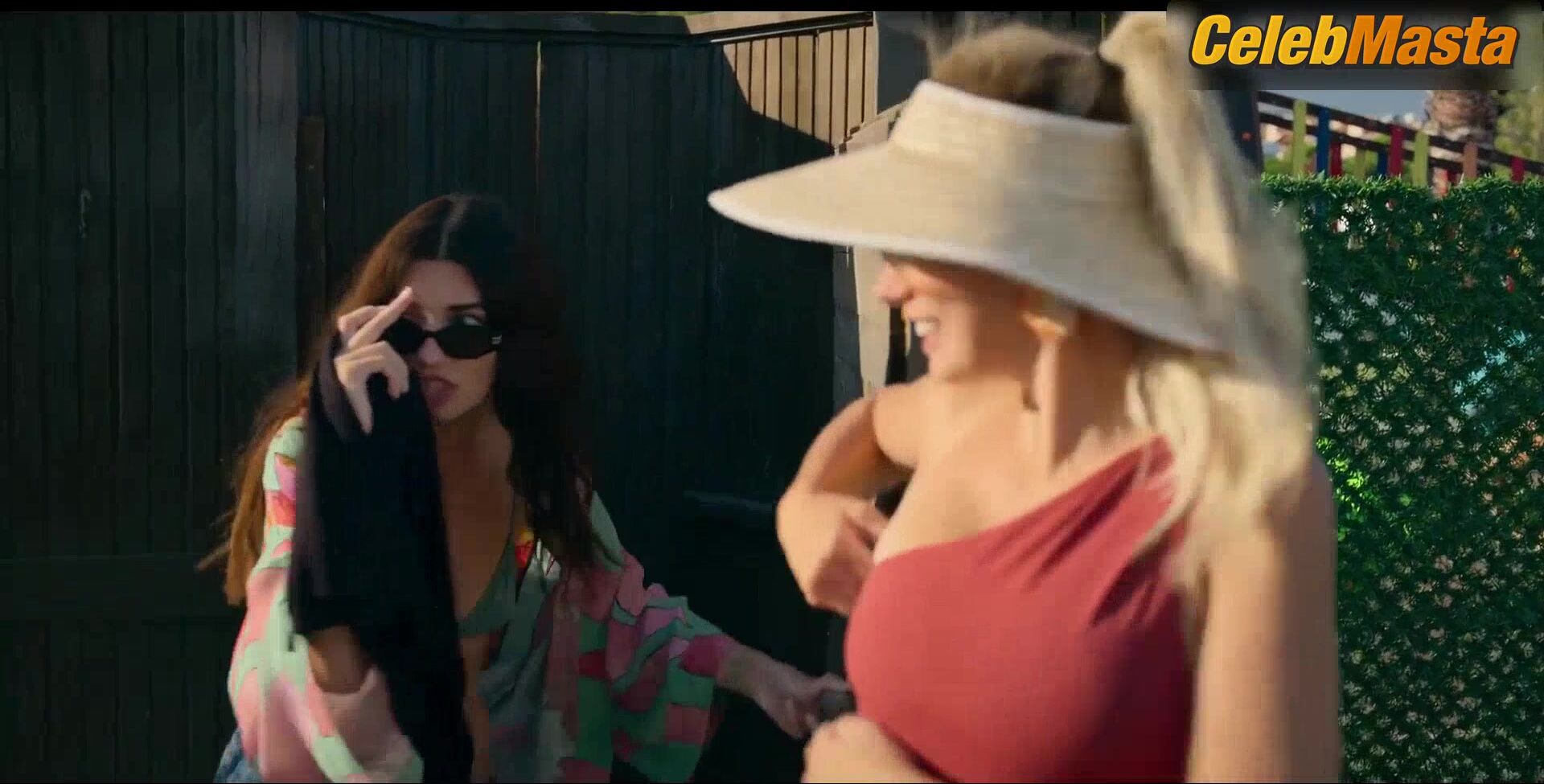 Seda Bakan And Tuba Buyukustun’s Swimsuit Scene - Photo 1 of 5