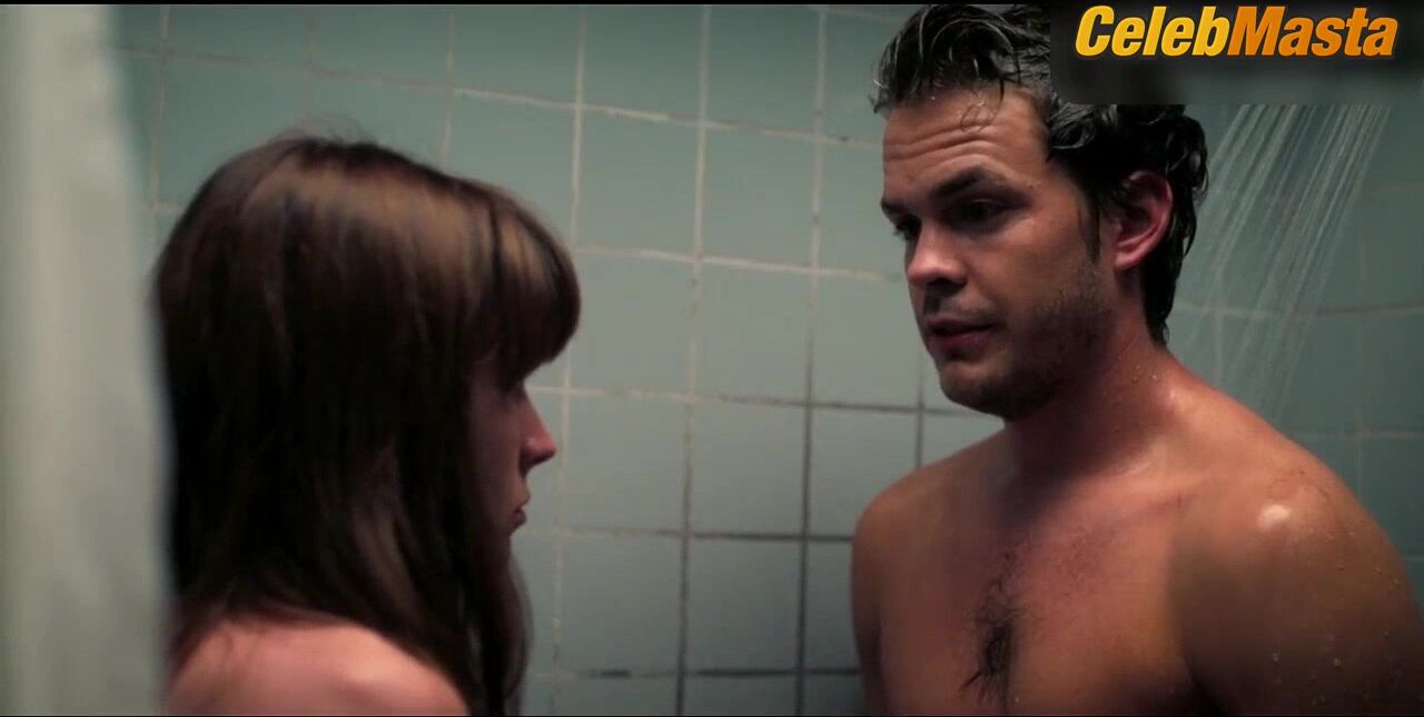 Britt Robertson Reveals Cleavage In Scene From Girlboss - Photo 1 of 5 photo 4