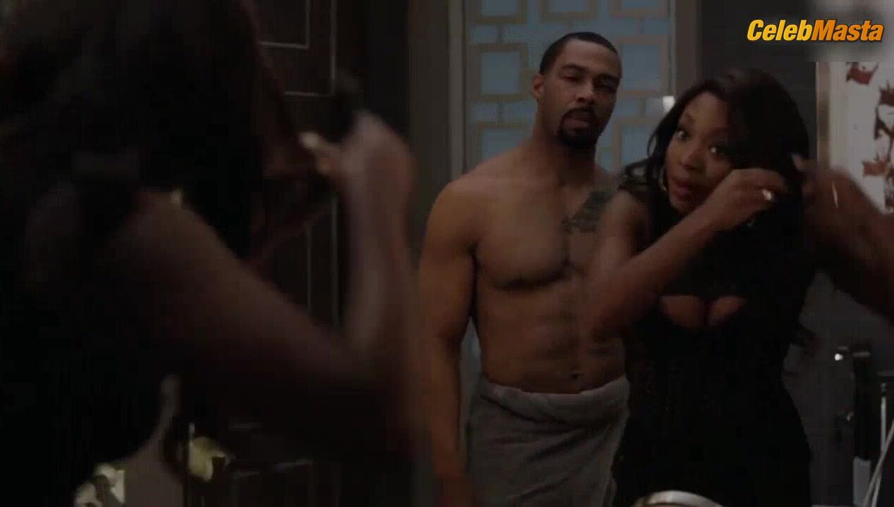 Naturi Naughton Flaunts Boobs Scene In Power - Photo 2 of 5 photo 1