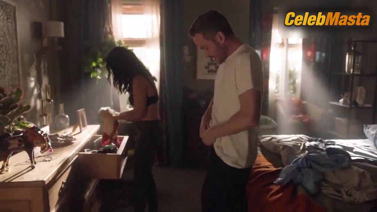 Alyssa Diaz Underwear Scene From The Rookie - Photo 2 of 5 photo 1
