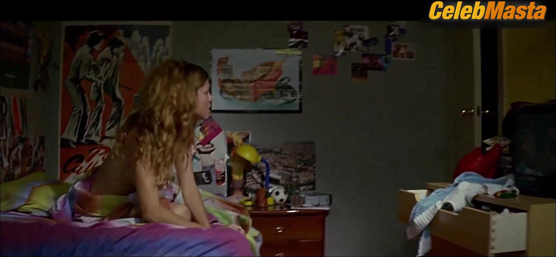Juana Acosta ’s Boobs Scene In A Golpes - Photo 2 of 5 photo 1
