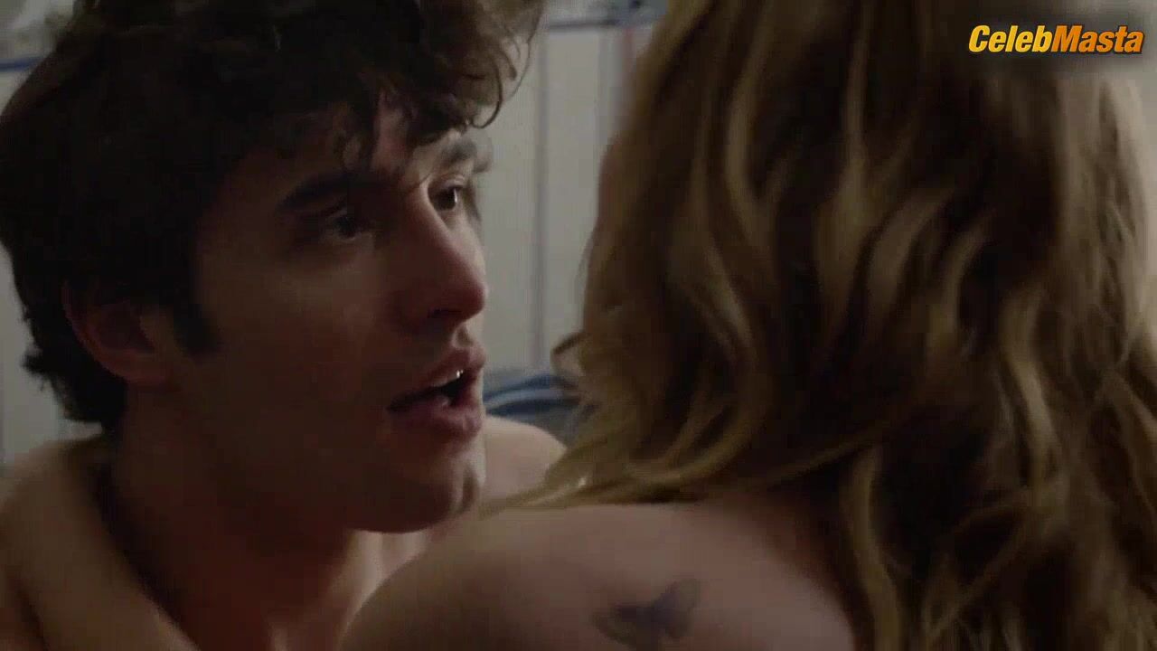 Britt Robertson ’s Tits Scene From Under The Dome - Photo 1 of 5