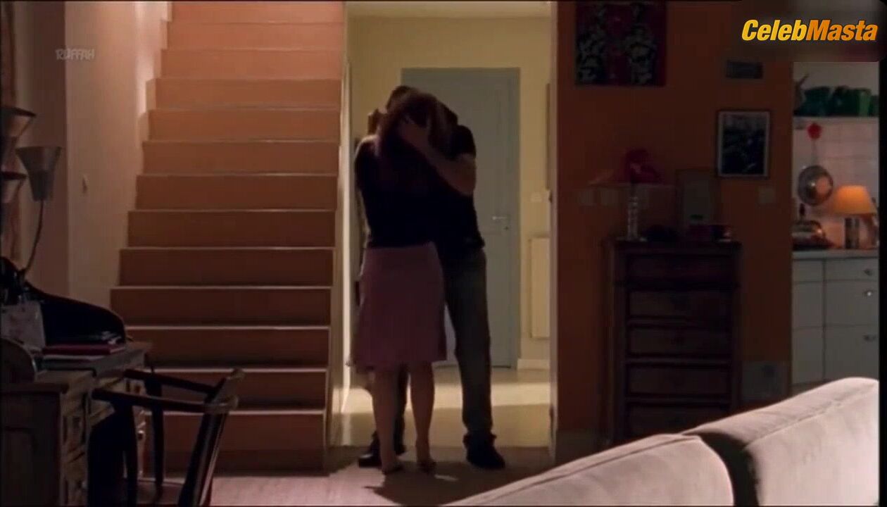 Audrey Fleurot Tits Scene From Fort Comme Un Homme - Photo 2 of 5 photo 1